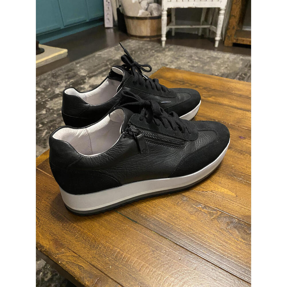 Johnston & Murphy Gracie Black Leather Sneakers with Side Zipper 9m - Picture 3 of 7